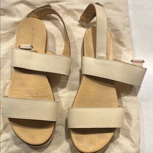 Nisolo Women's Tan Sandals